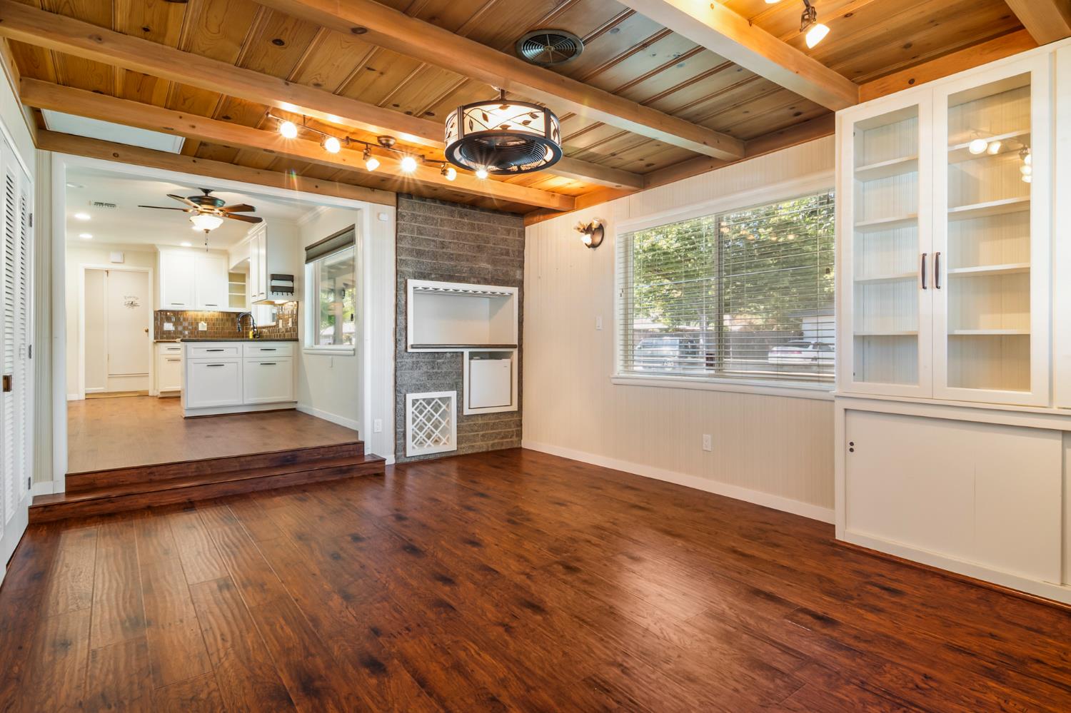 1310 Del Vale Ave, Modesto, CA 95350