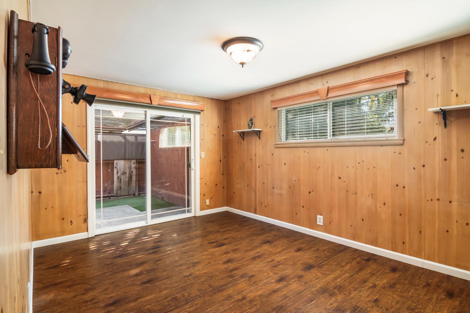 1310 Del Vale Ave, Modesto, CA 95350