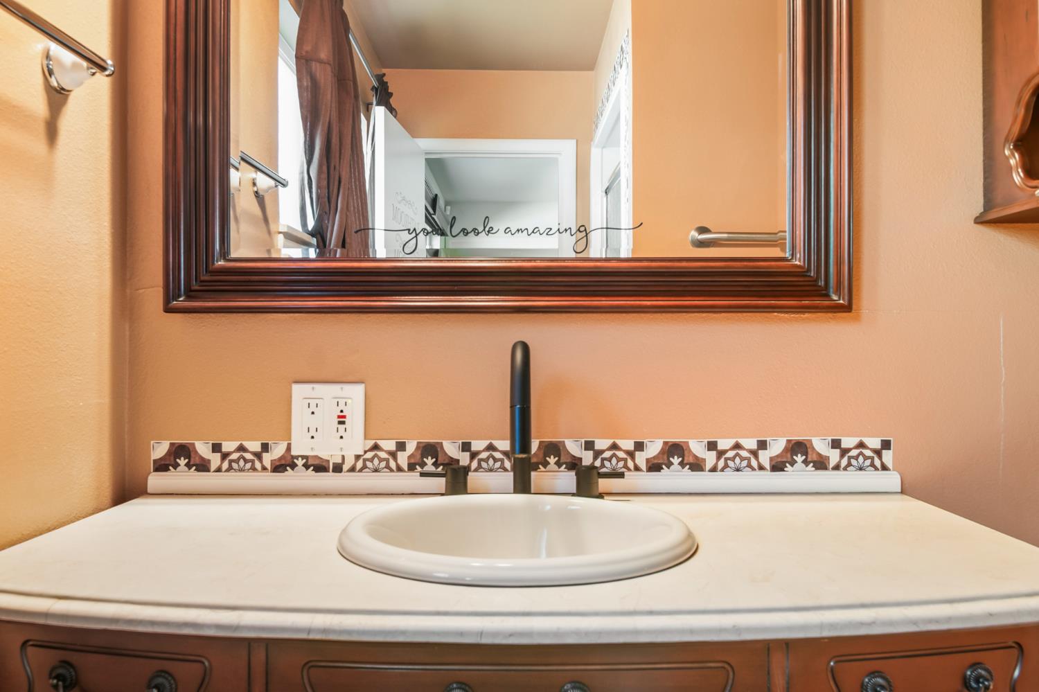 1310 Del Vale Ave, Modesto, CA 95350