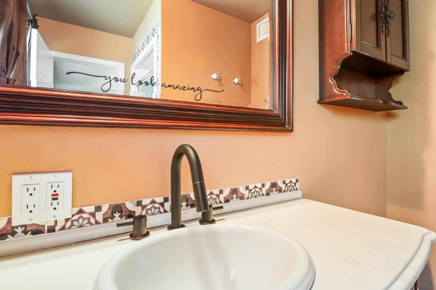 1310 Del Vale Ave, Modesto, CA 95350