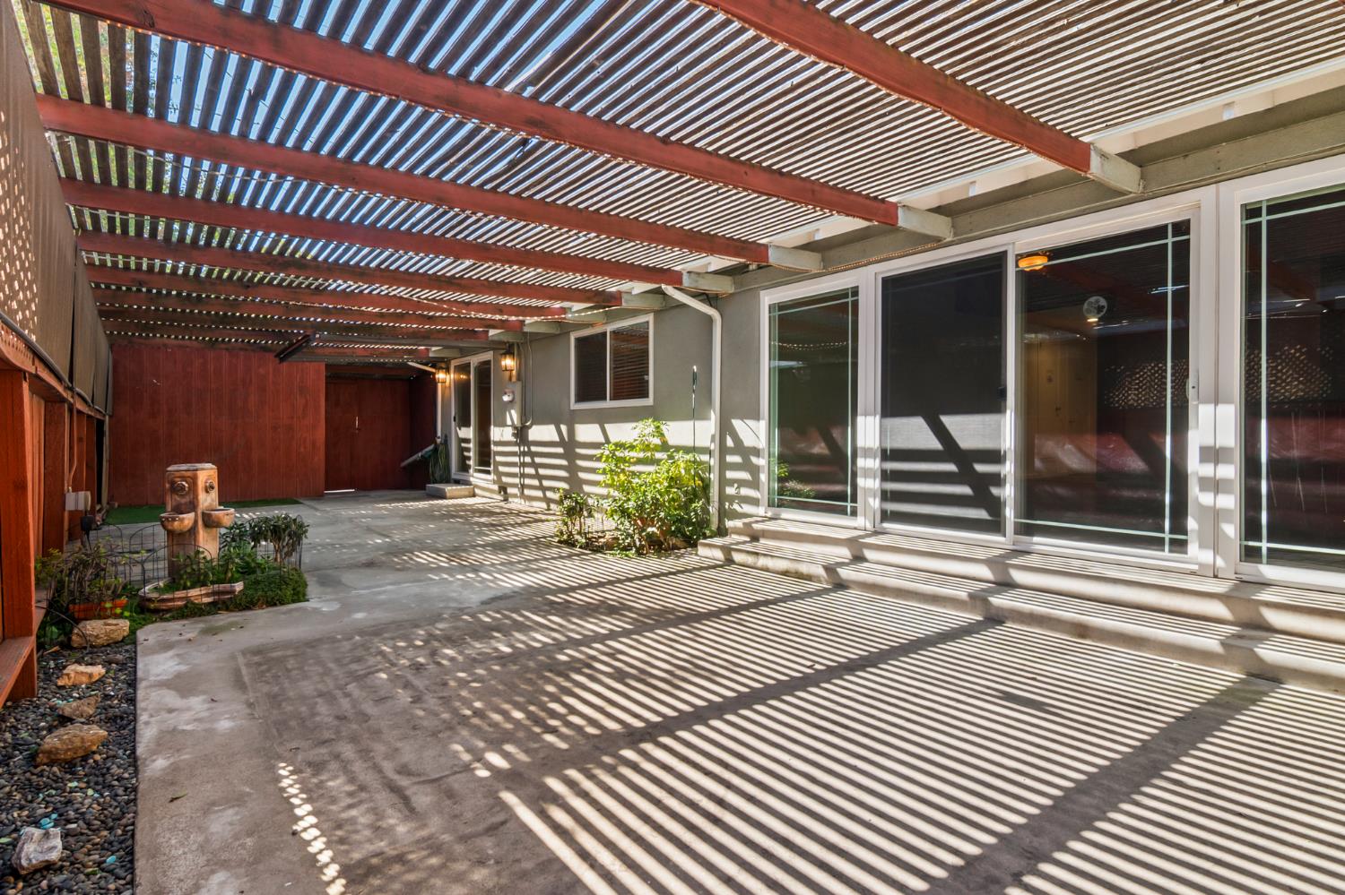 1310 Del Vale Ave, Modesto, CA 95350