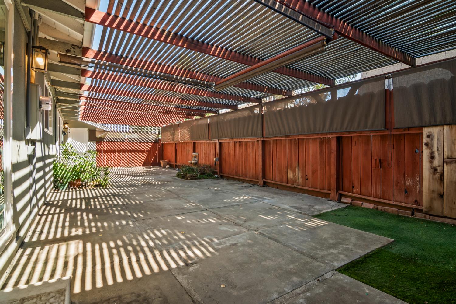 1310 Del Vale Ave, Modesto, CA 95350
