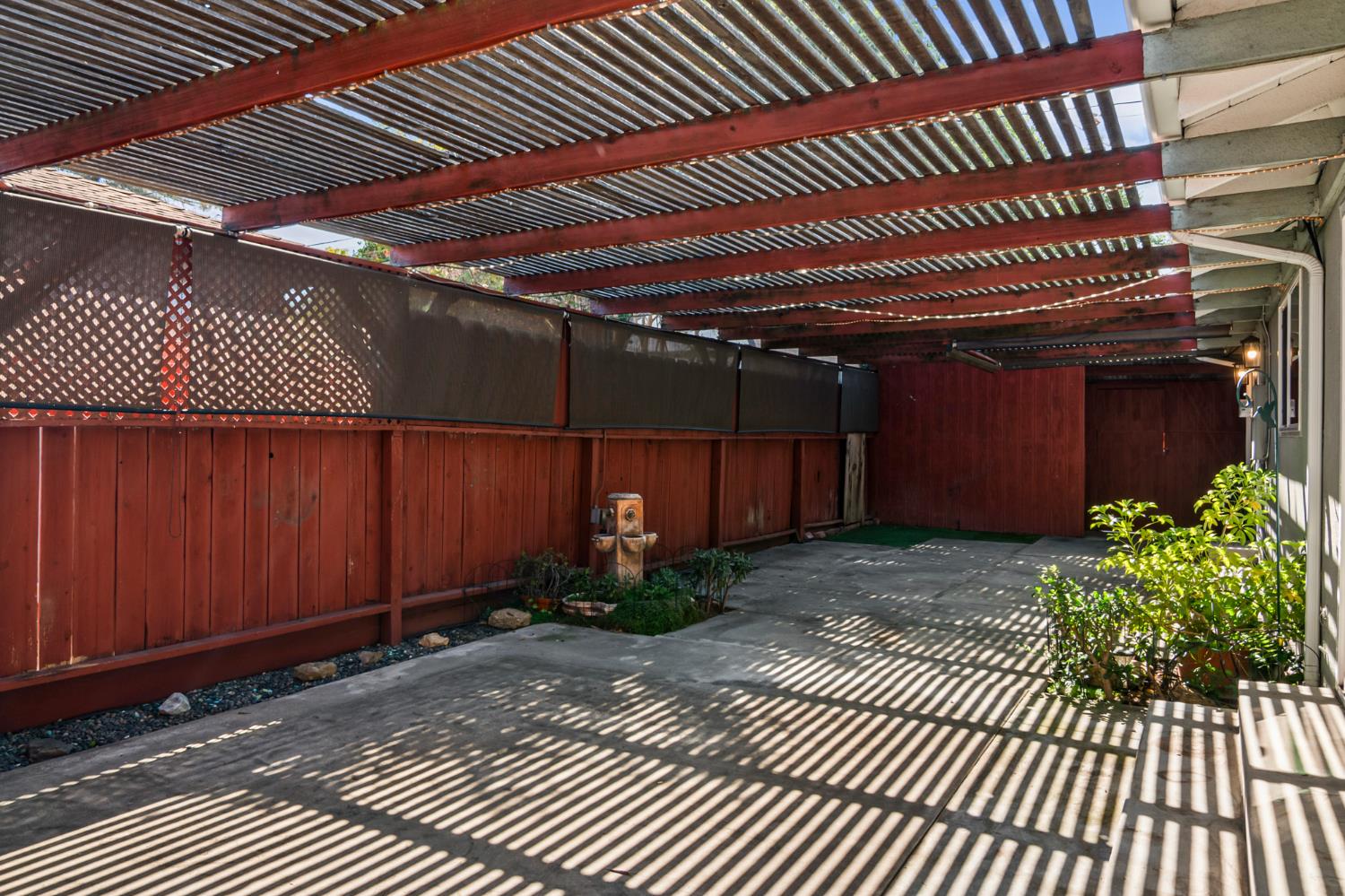 1310 Del Vale Ave, Modesto, CA 95350