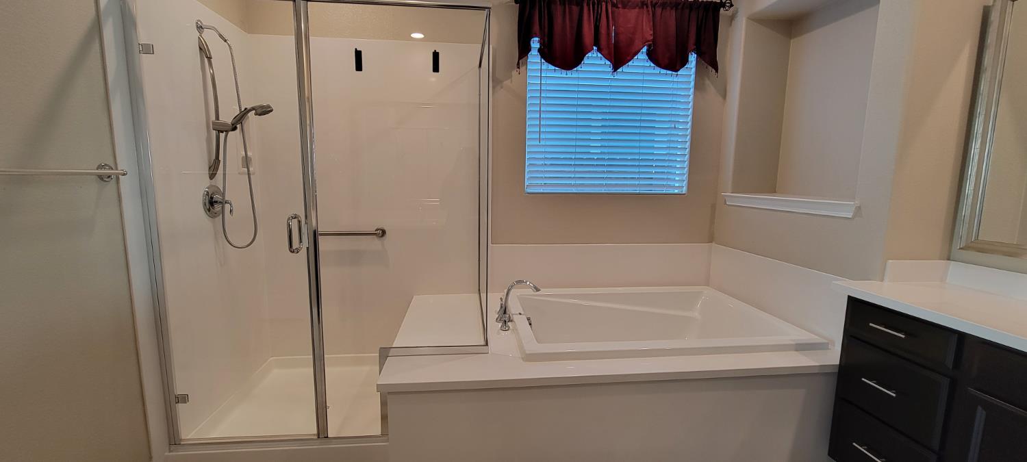 1052 Lavender St, Manteca, CA 95337