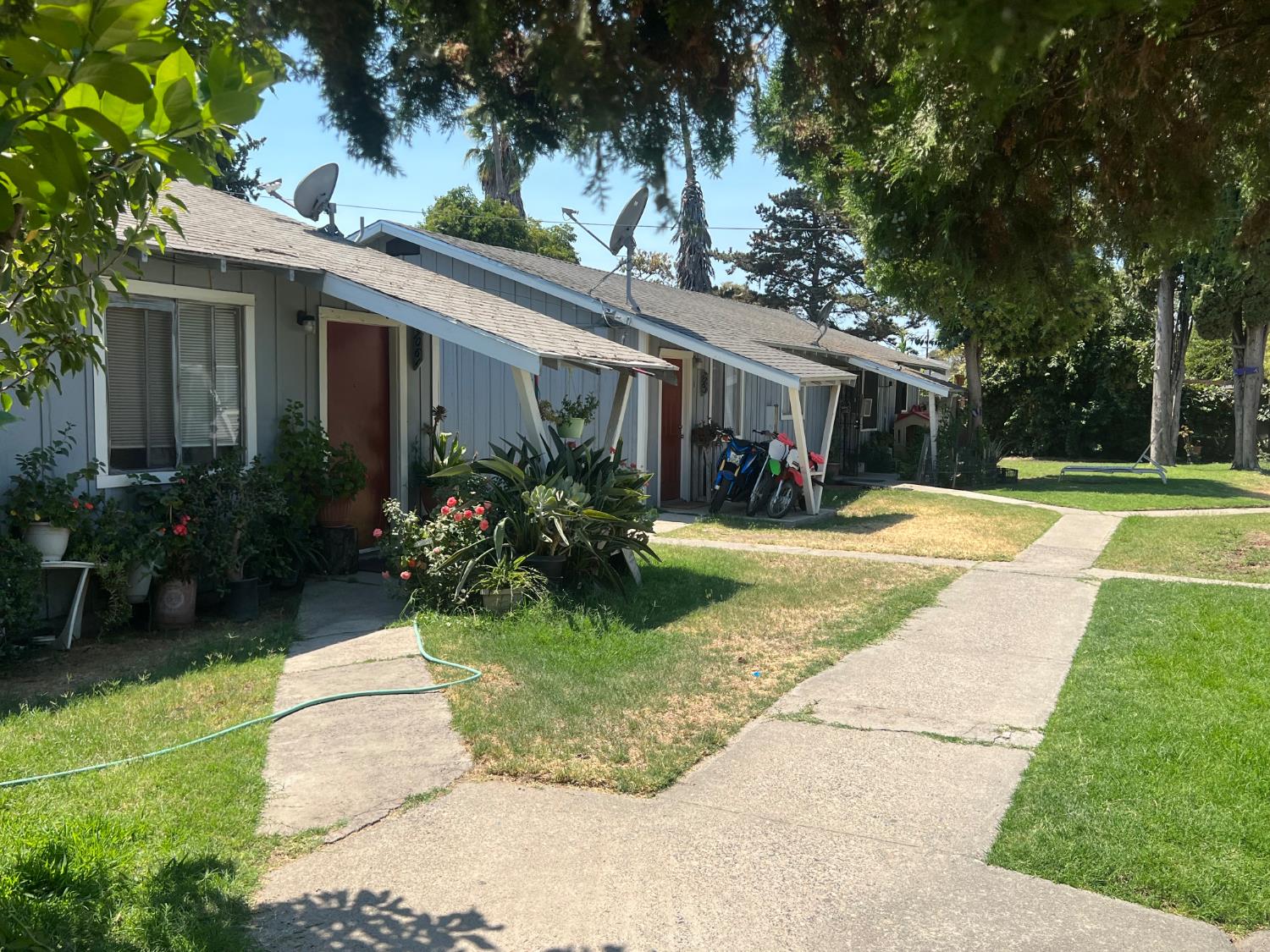 6860 6848 Walnut Ave, Winton, CA 95388