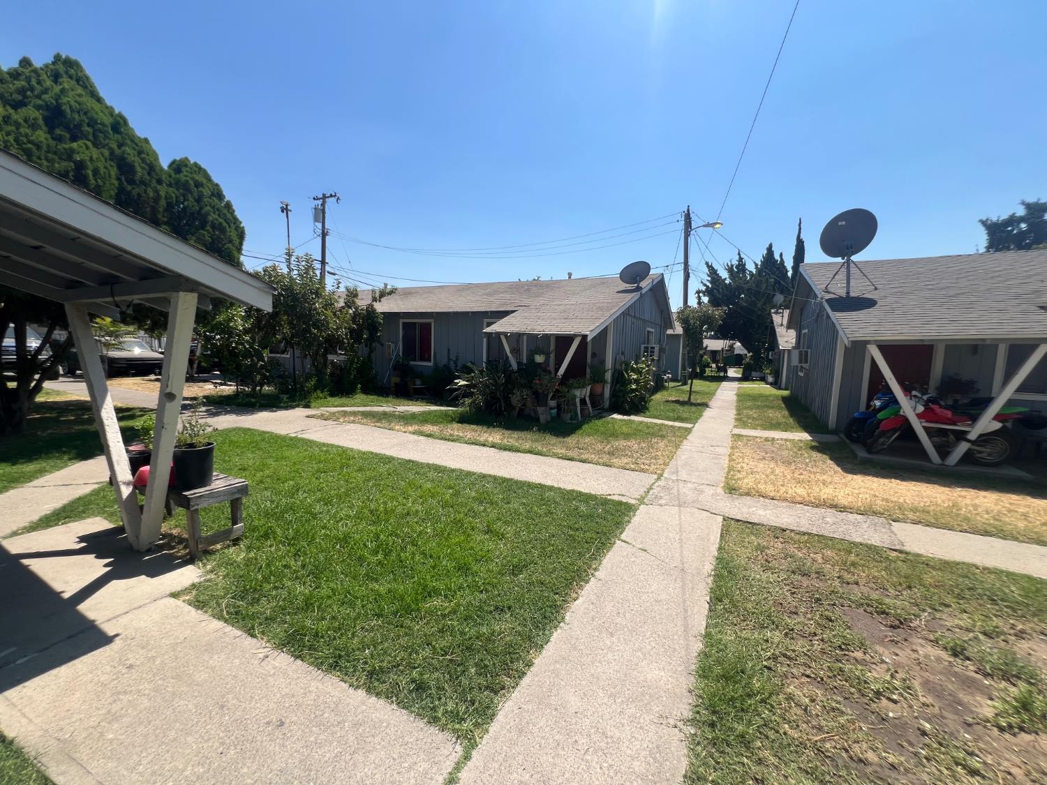 6860 6848 Walnut Ave, Winton, CA 95388