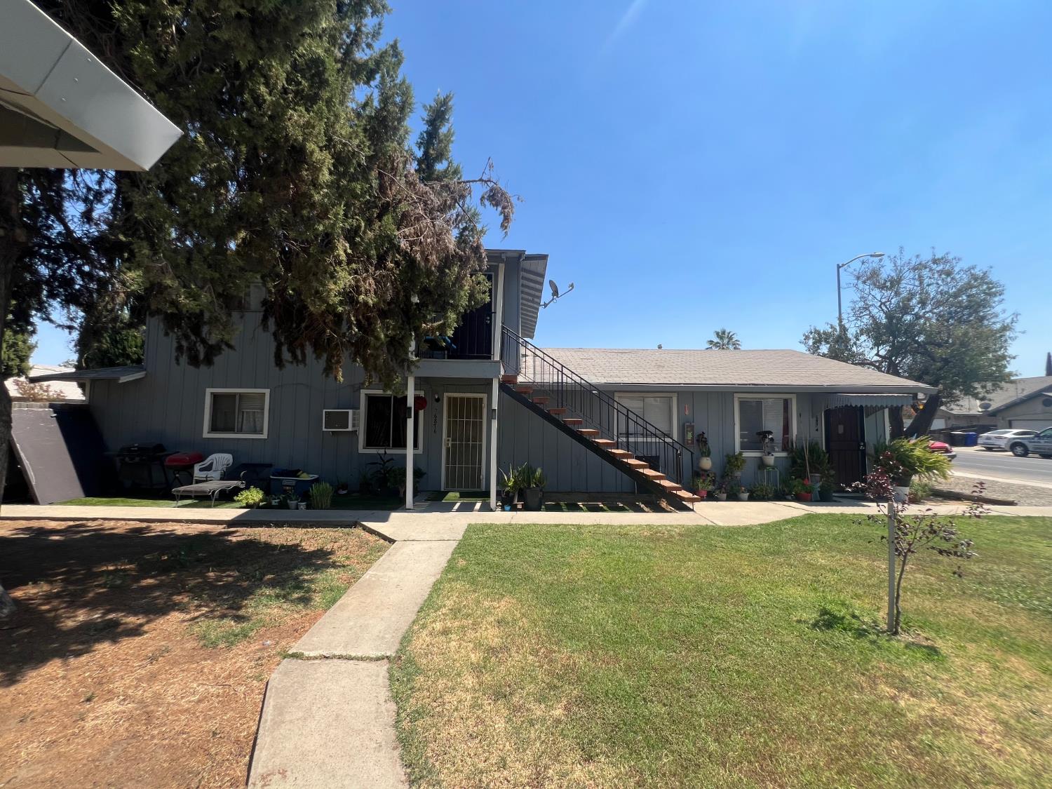 6860 6848 Walnut Ave, Winton, CA 95388