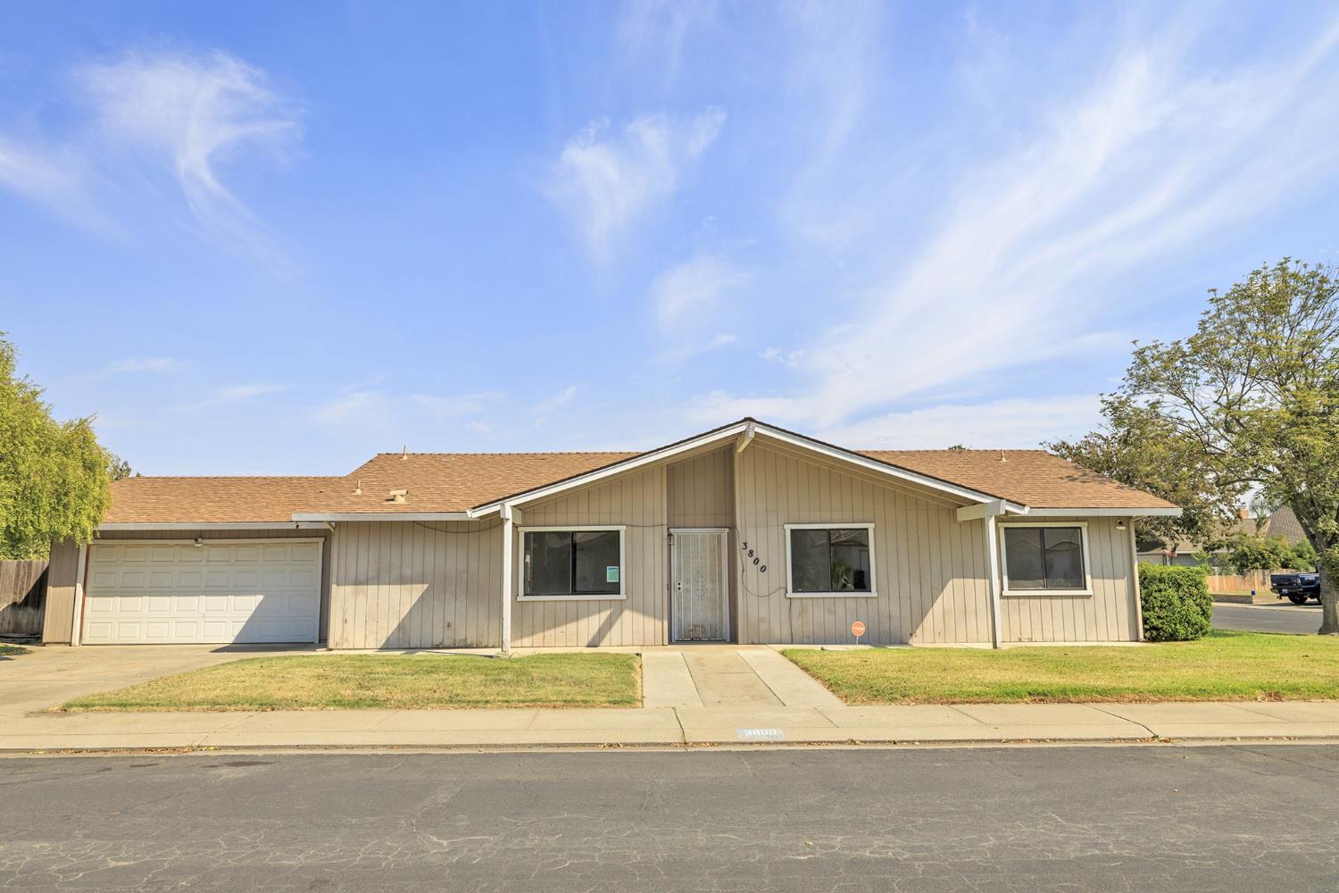 3800 Spring Oak Dr, Modesto, CA 95355