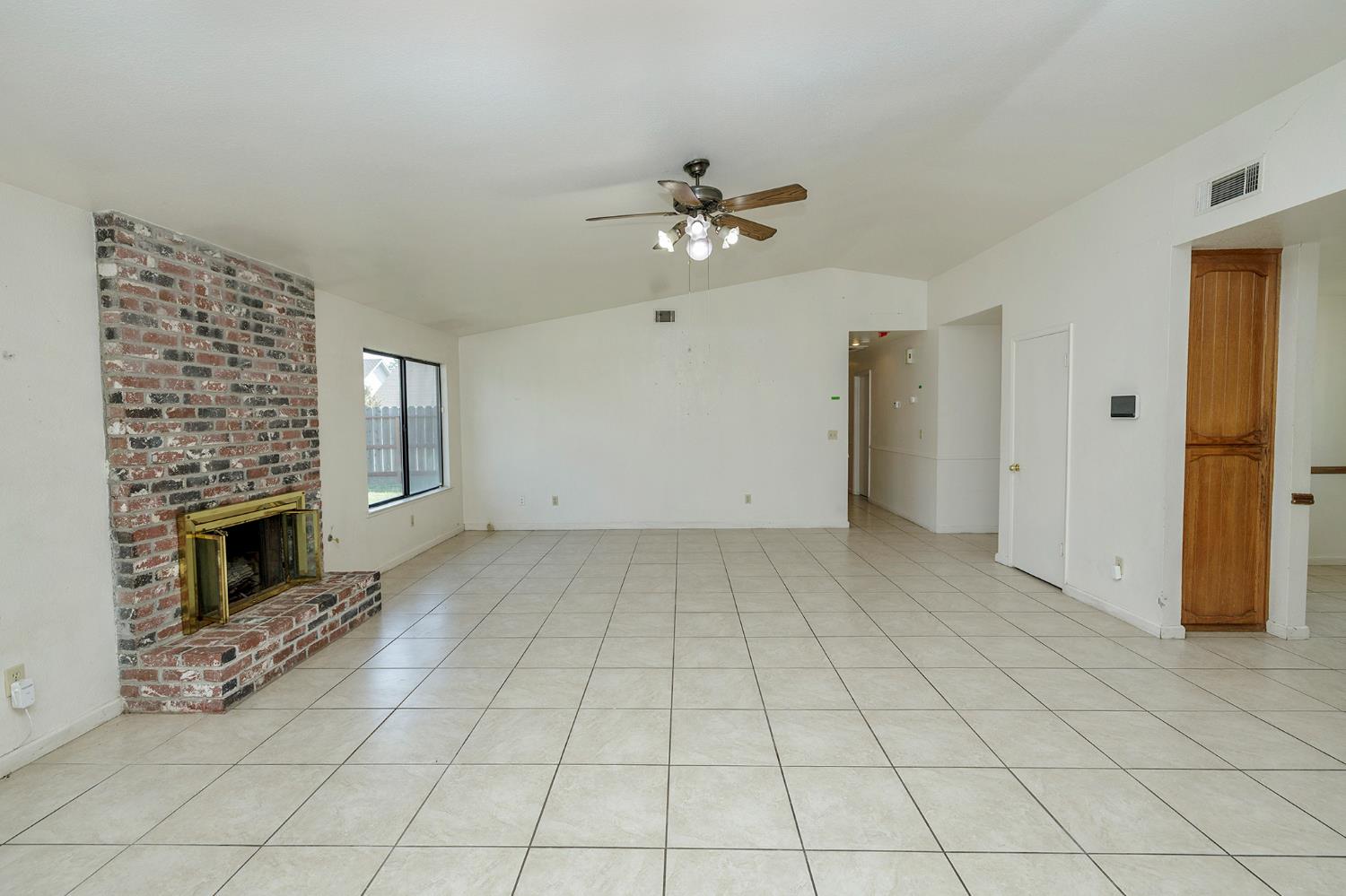 3800 Spring Oak Dr, Modesto, CA 95355