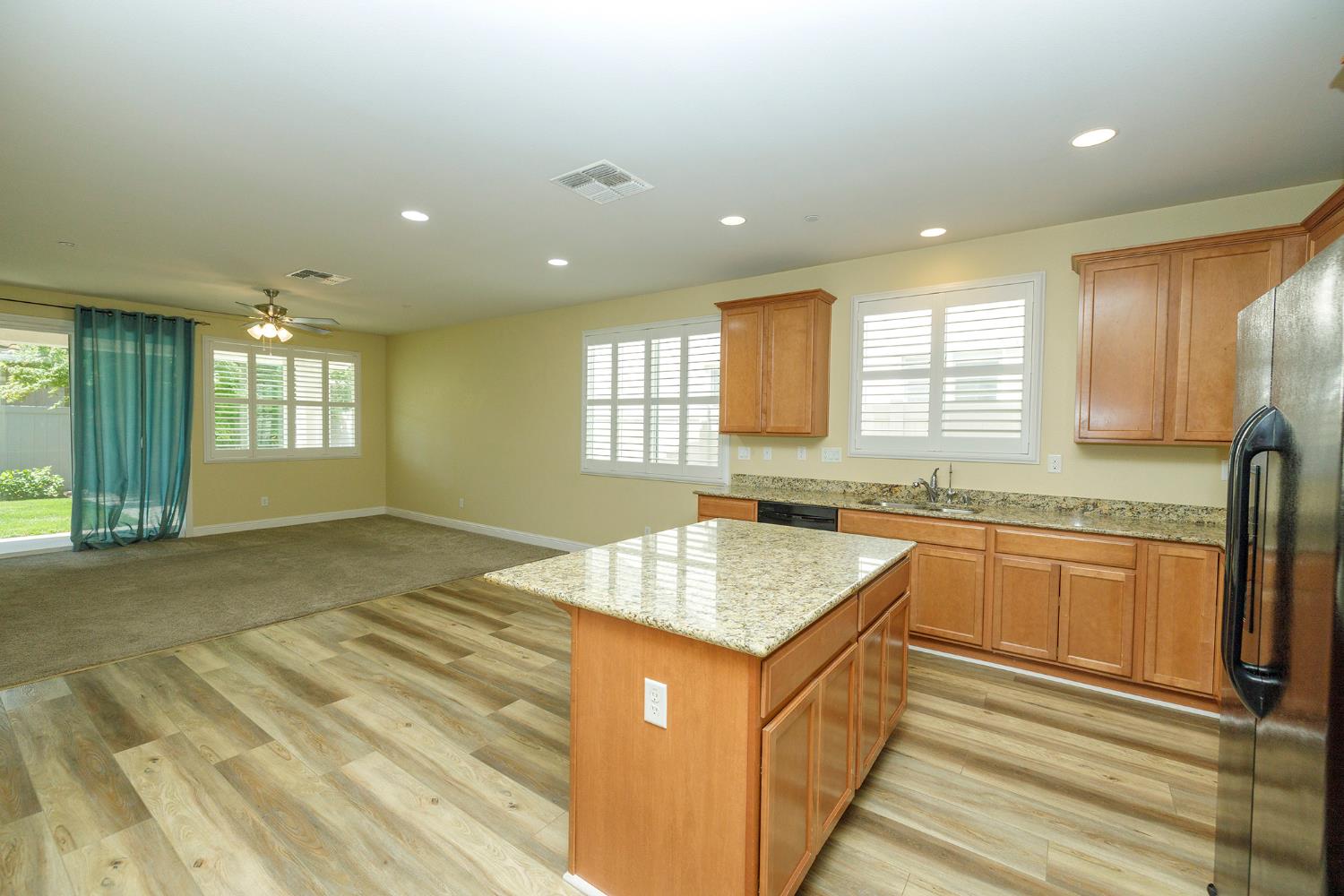 1454 Carriage House St, Manteca, CA 95336