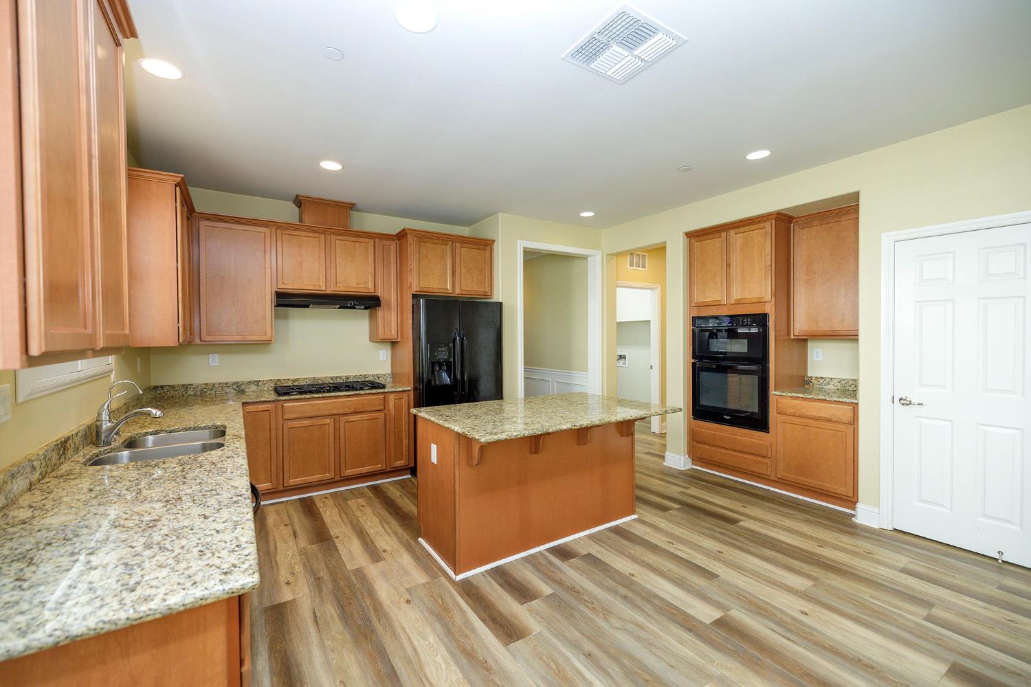 1454 Carriage House St, Manteca, CA 95336