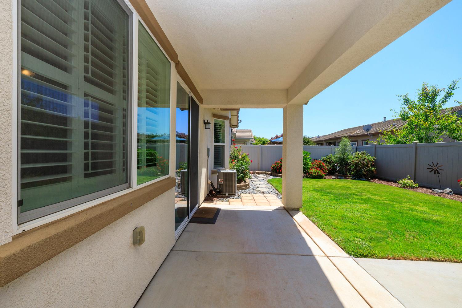 1454 Carriage House St, Manteca, CA 95336