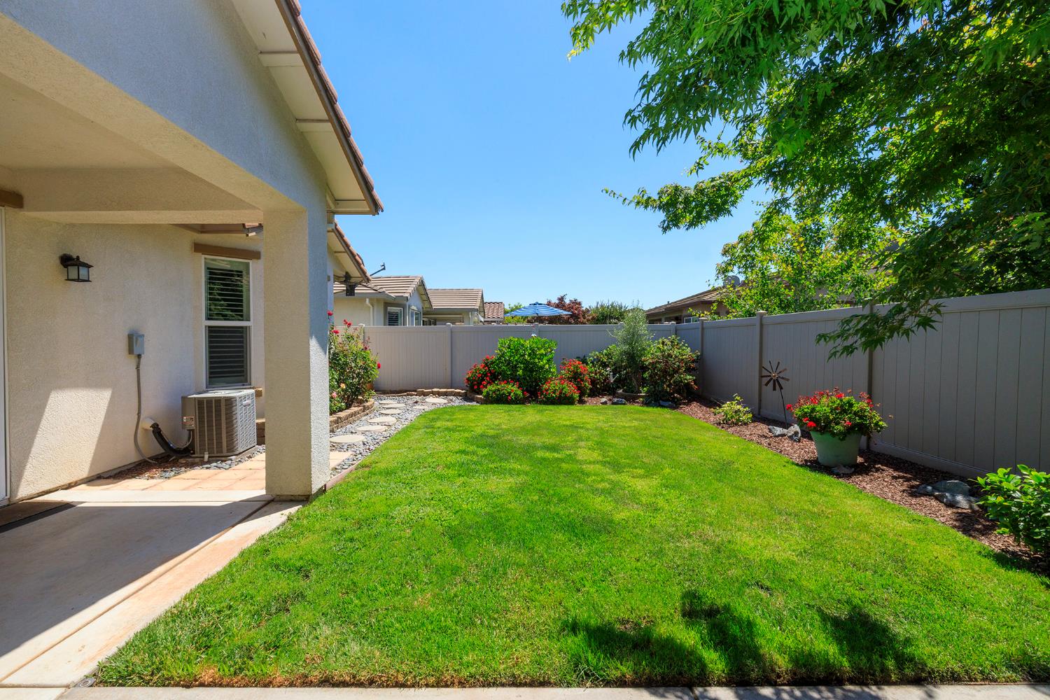1454 Carriage House St, Manteca, CA 95336