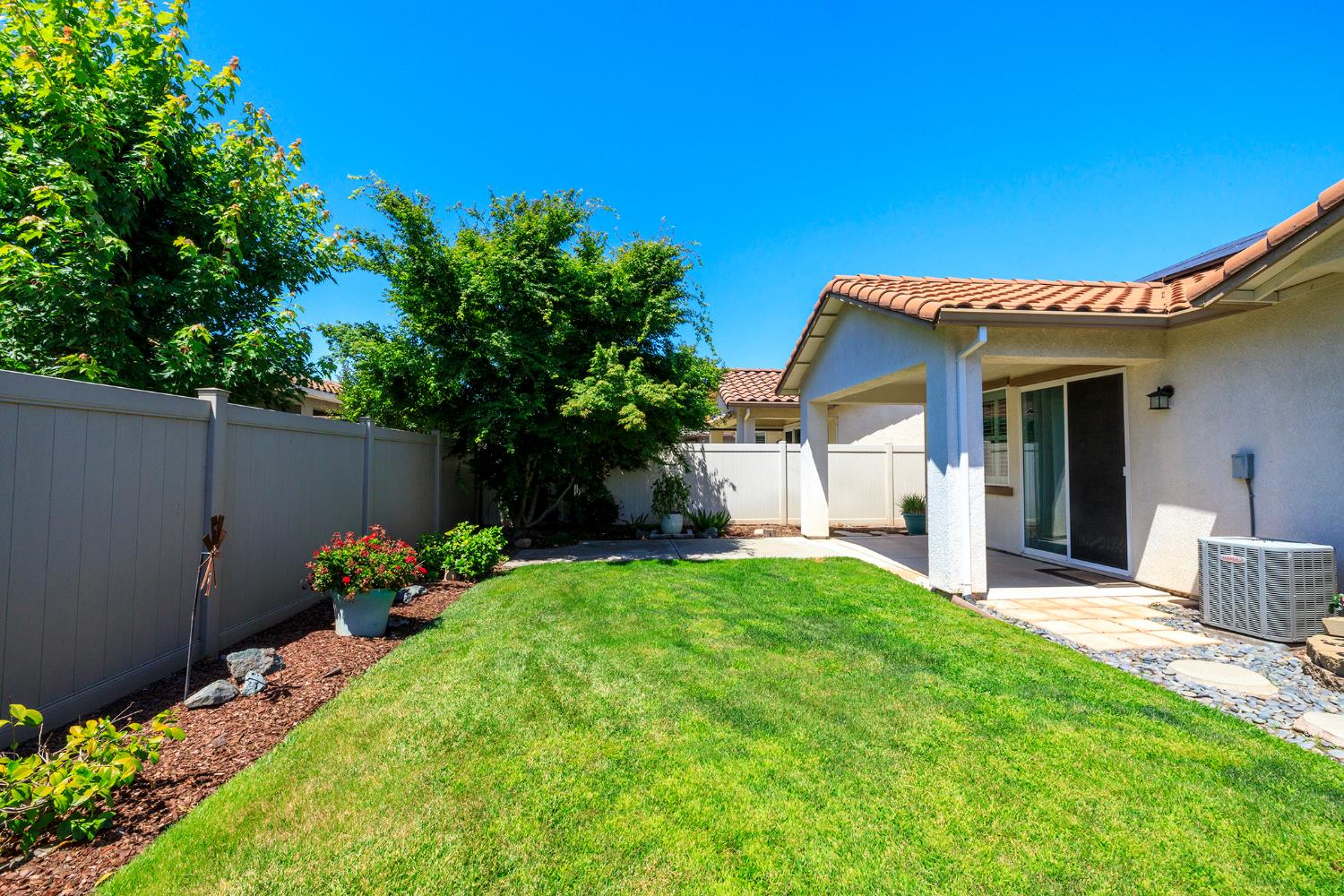 1454 Carriage House St, Manteca, CA 95336