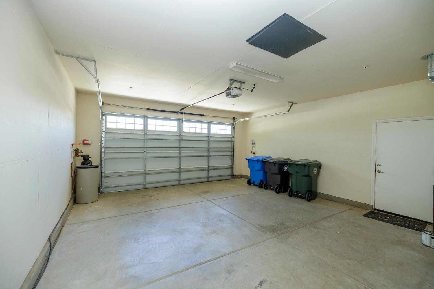 1454 Carriage House St, Manteca, CA 95336
