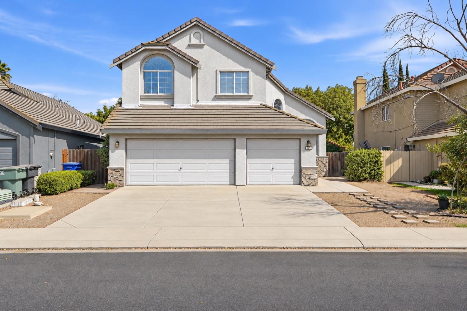 332 Ansonville Ln, Modesto, CA 95357