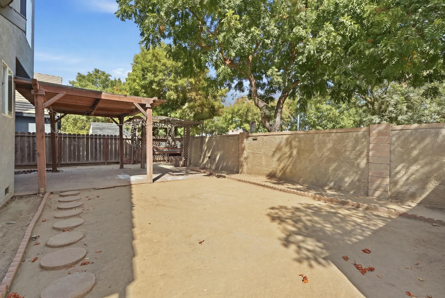 332 Ansonville Ln, Modesto, CA 95357