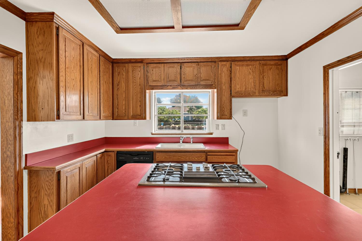 91 6th, Gustine, CA 95322