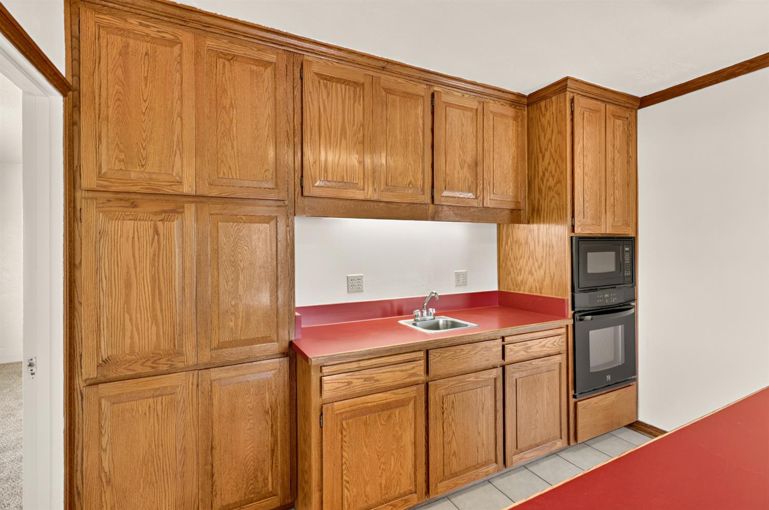 91 6th, Gustine, CA 95322