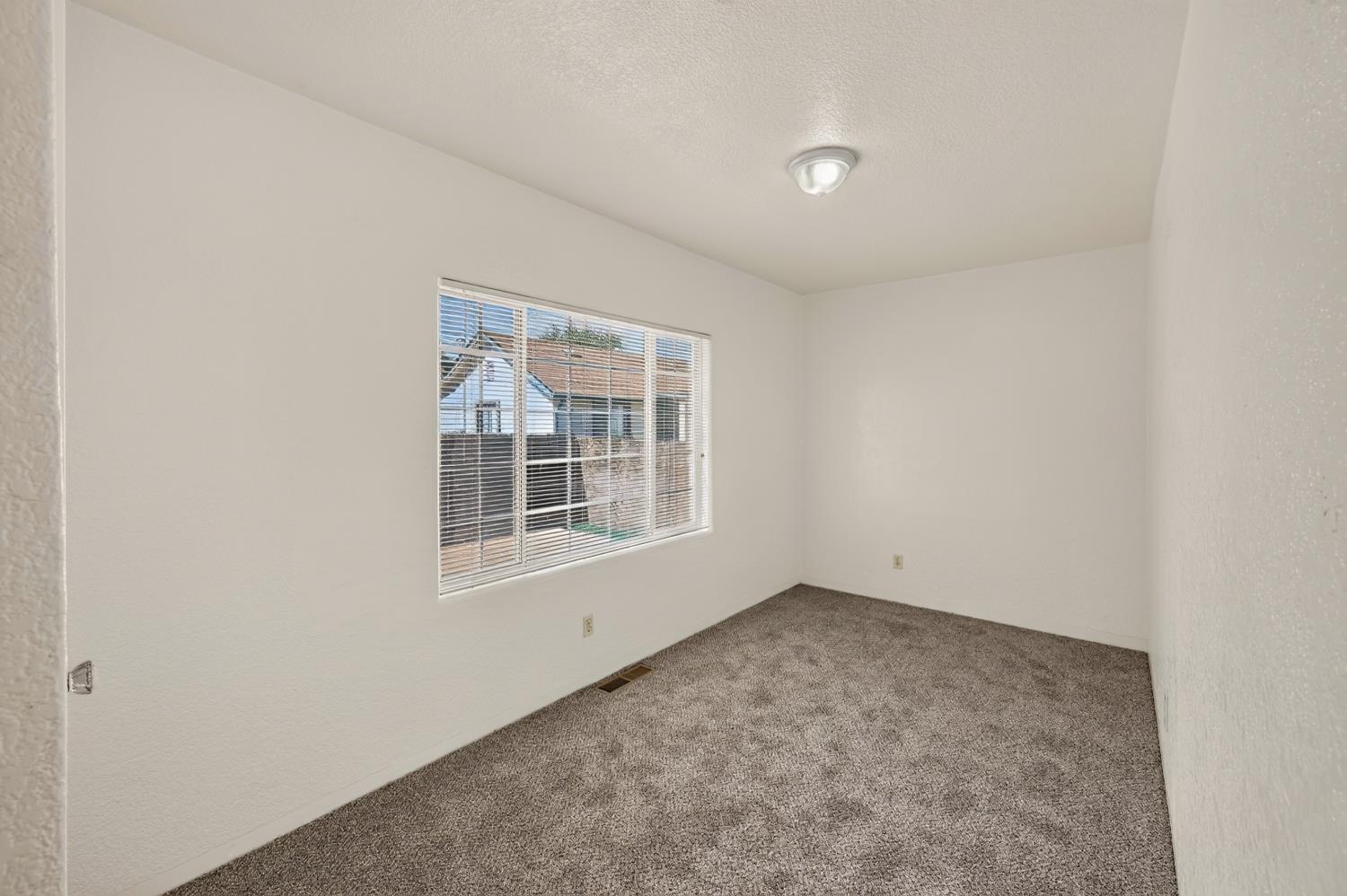 91 6th, Gustine, CA 95322