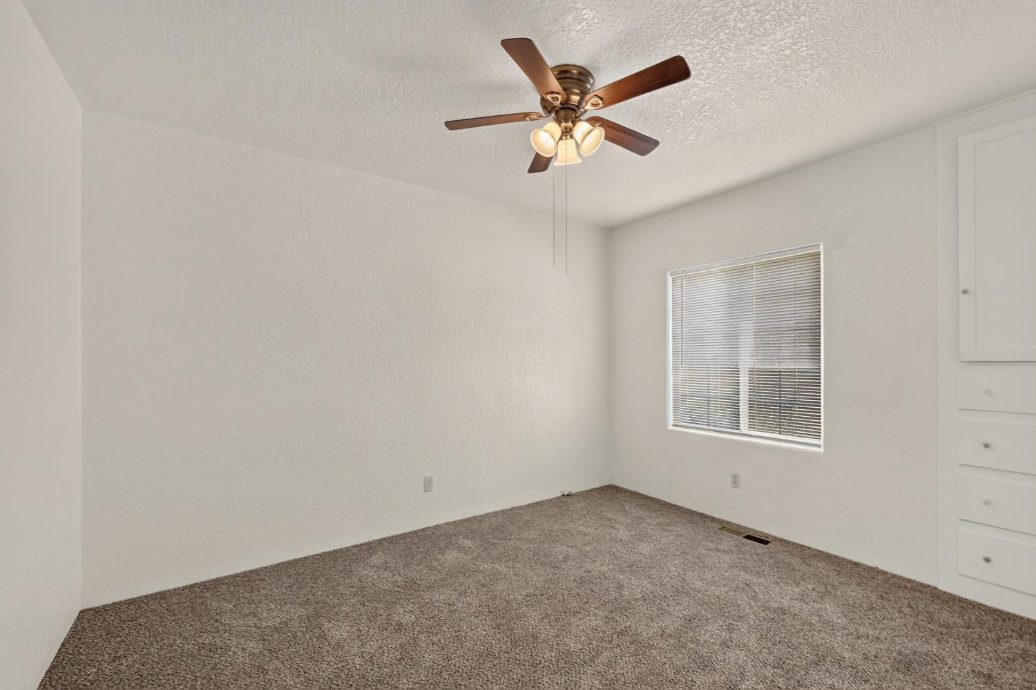 91 6th, Gustine, CA 95322