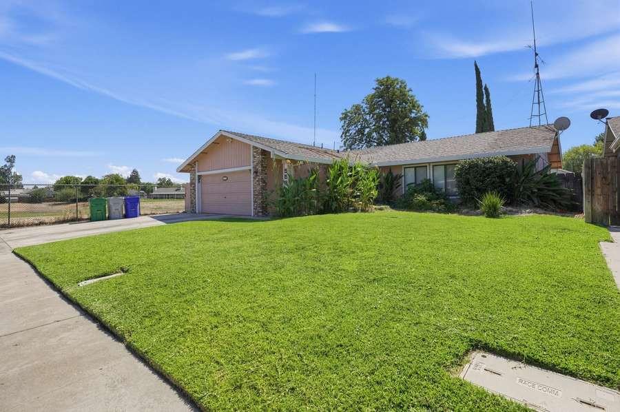 558 East Grove Ave, Atwater, CA 95301