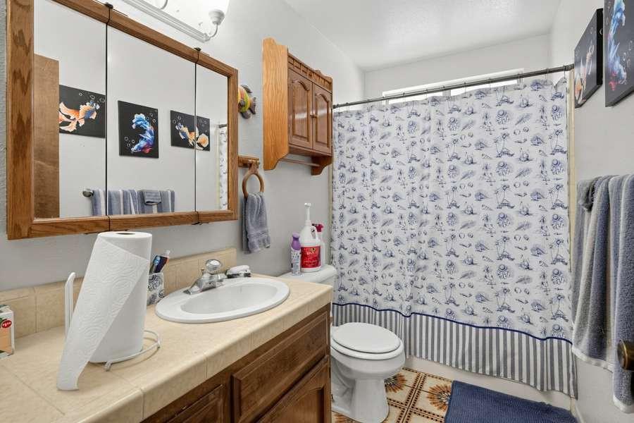 558 East Grove Ave, Atwater, CA 95301