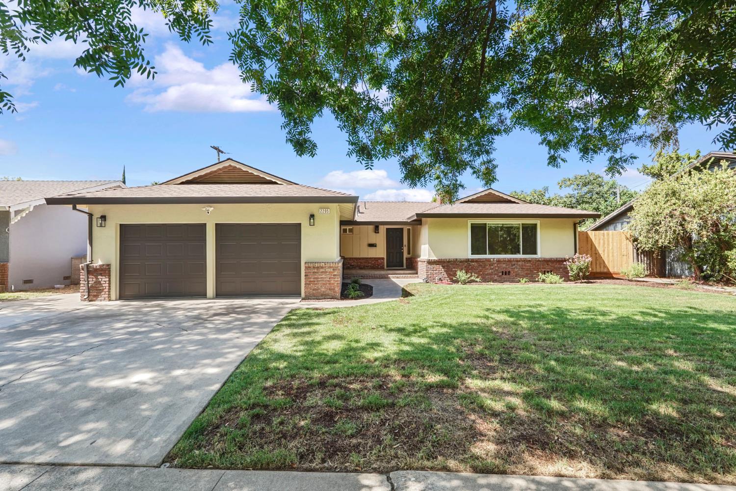 2205 College Ave, Modesto, CA 95350