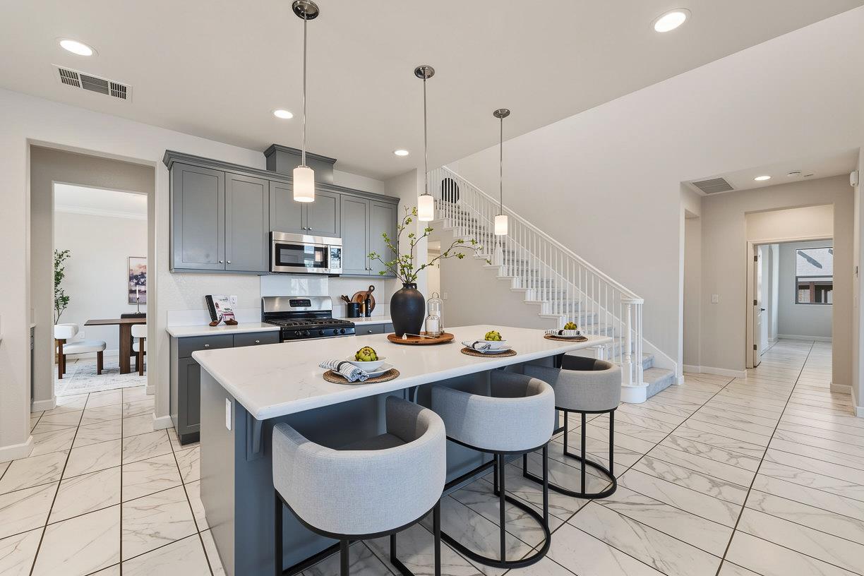 1434 Riva Trigoso Dr, Manteca, CA 95337