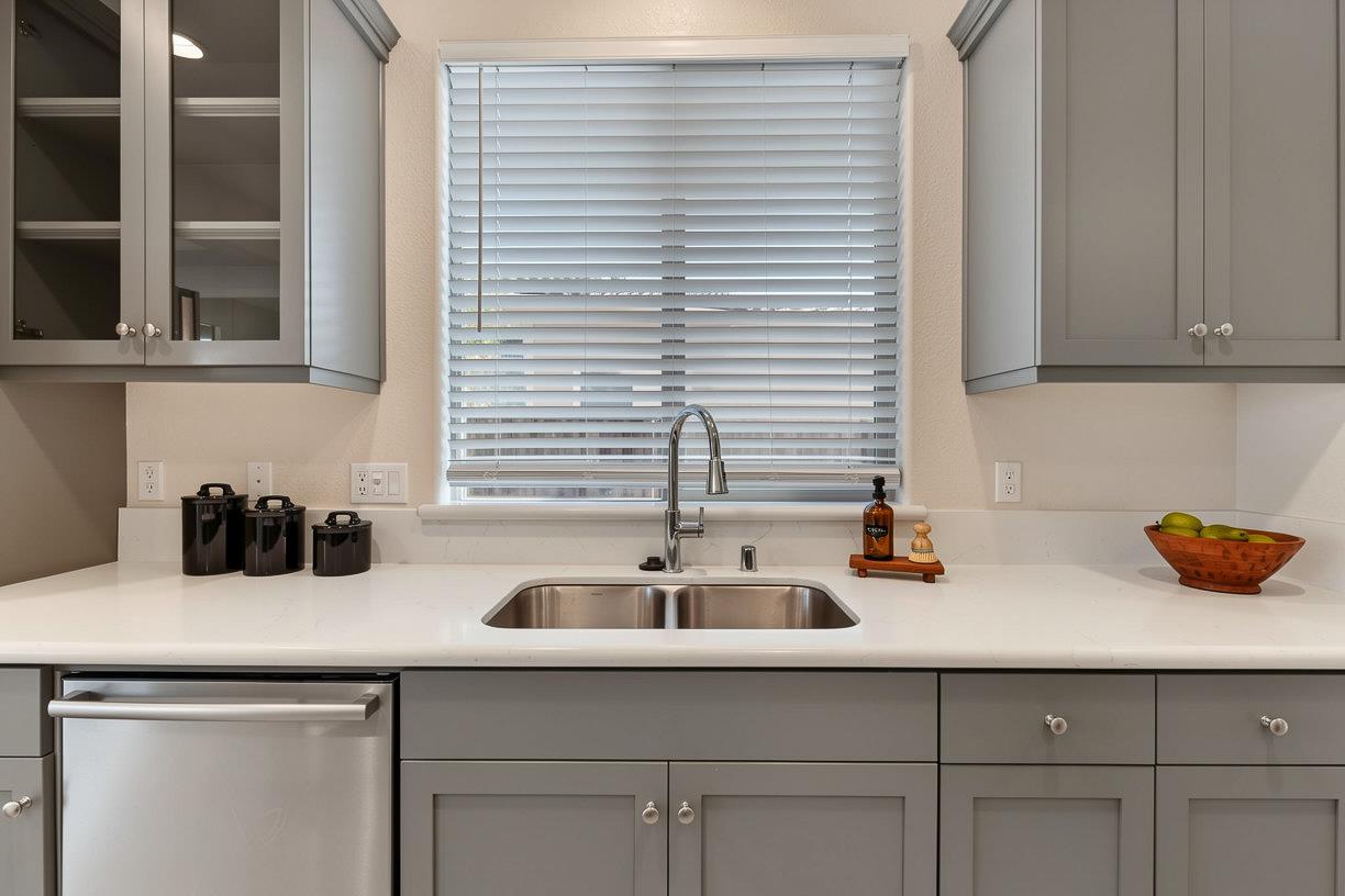 1434 Riva Trigoso Dr, Manteca, CA 95337
