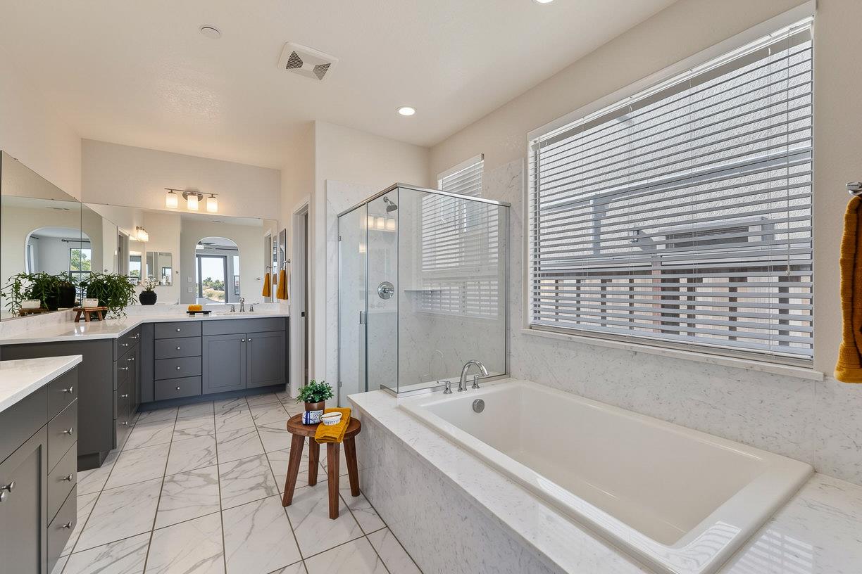 1434 Riva Trigoso Dr, Manteca, CA 95337