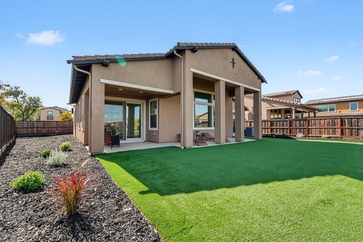 1434 Riva Trigoso Dr, Manteca, CA 95337