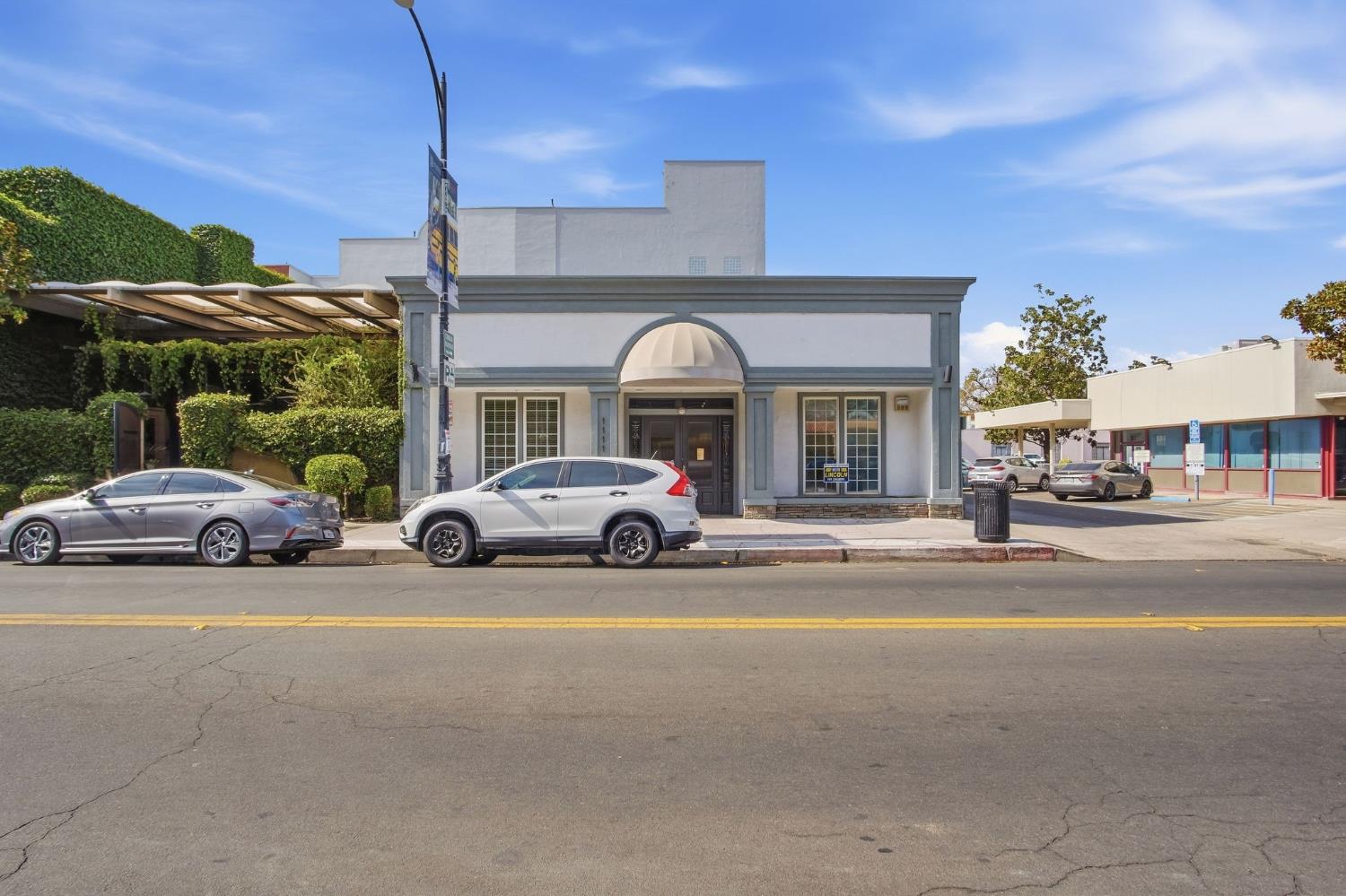 1111 J St, Modesto, CA 95354