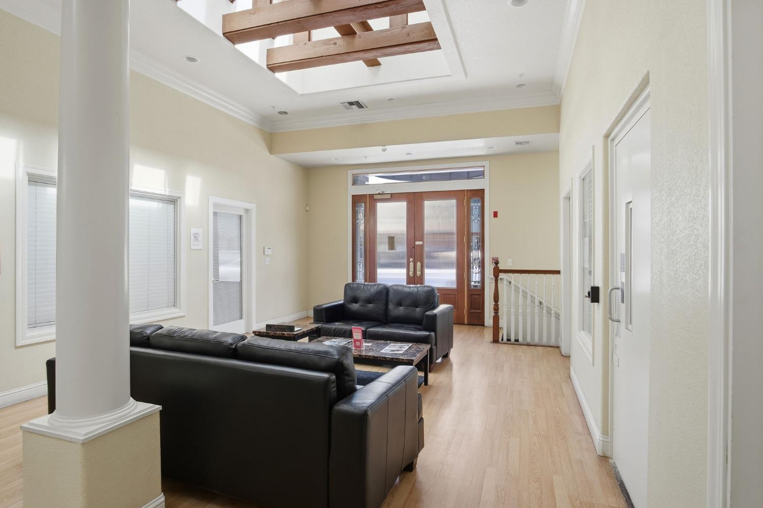 1111 J St, Modesto, CA 95354