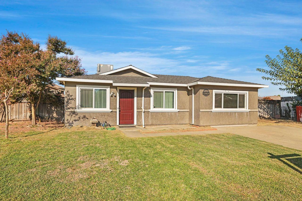 1000 Sunrise Ct, Livingston, CA 95334