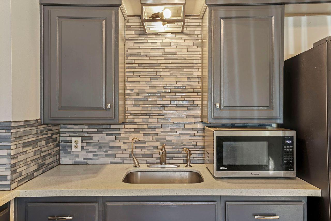 1000 Sunrise Ct, Livingston, CA 95334