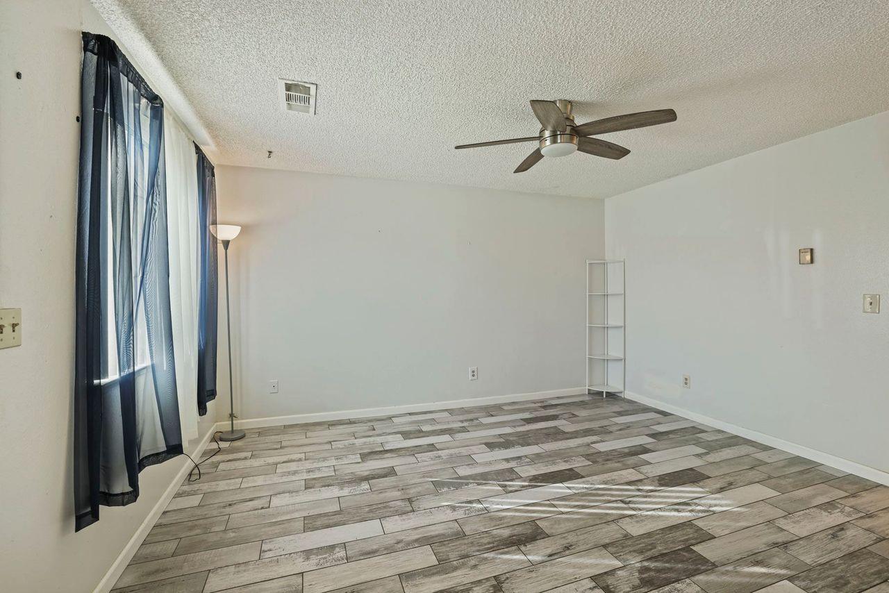 1000 Sunrise Ct, Livingston, CA 95334