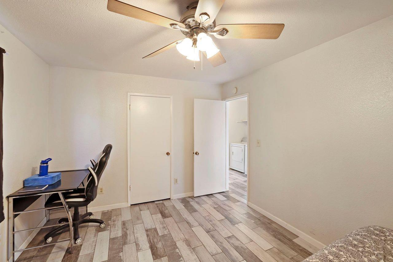 1000 Sunrise Ct, Livingston, CA 95334