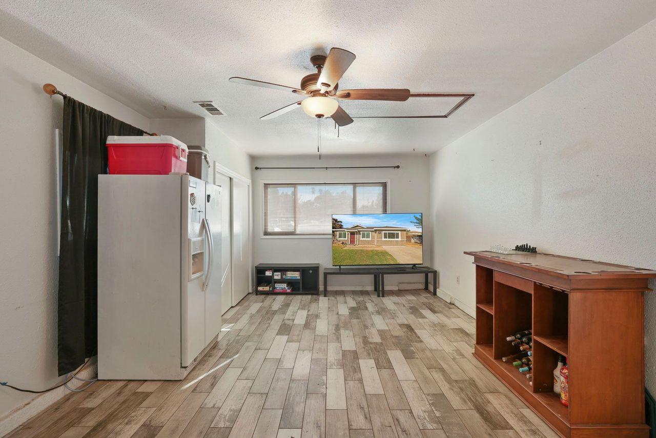 1000 Sunrise Ct, Livingston, CA 95334