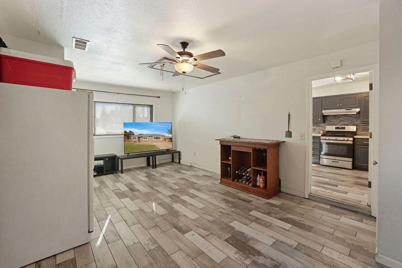 1000 Sunrise Ct, Livingston, CA 95334