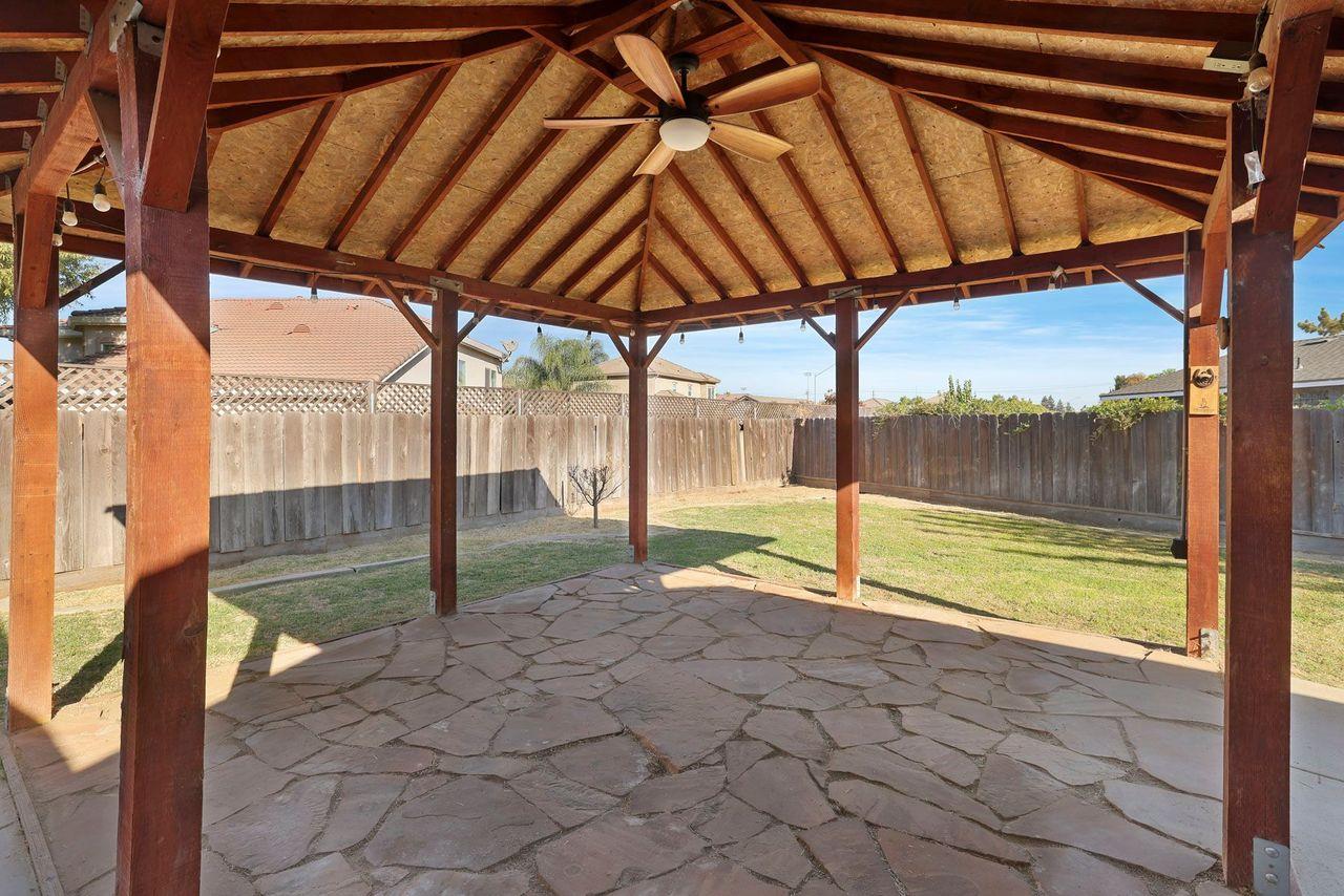 1000 Sunrise Ct, Livingston, CA 95334
