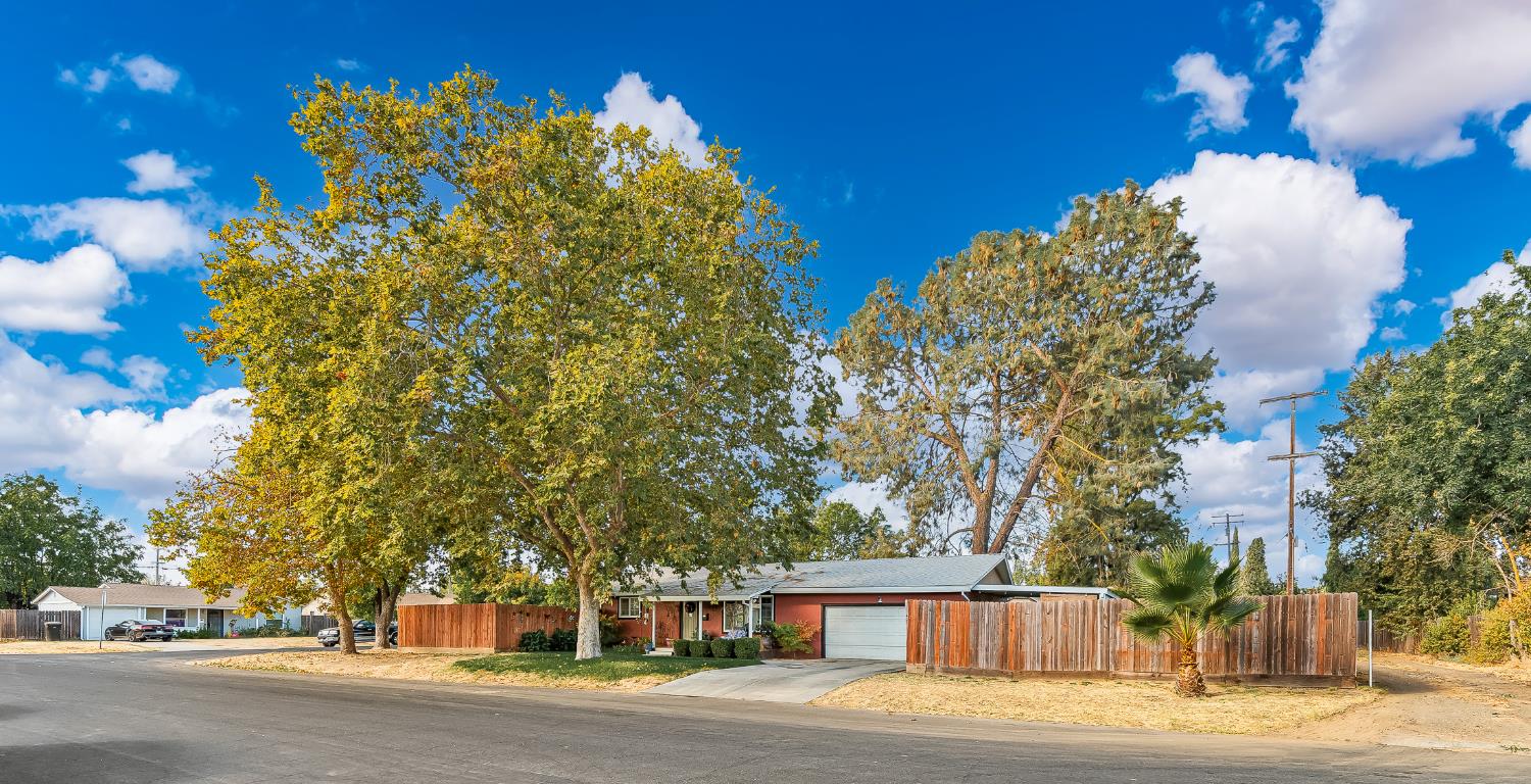 615 Trask Ln, Modesto, CA 95354