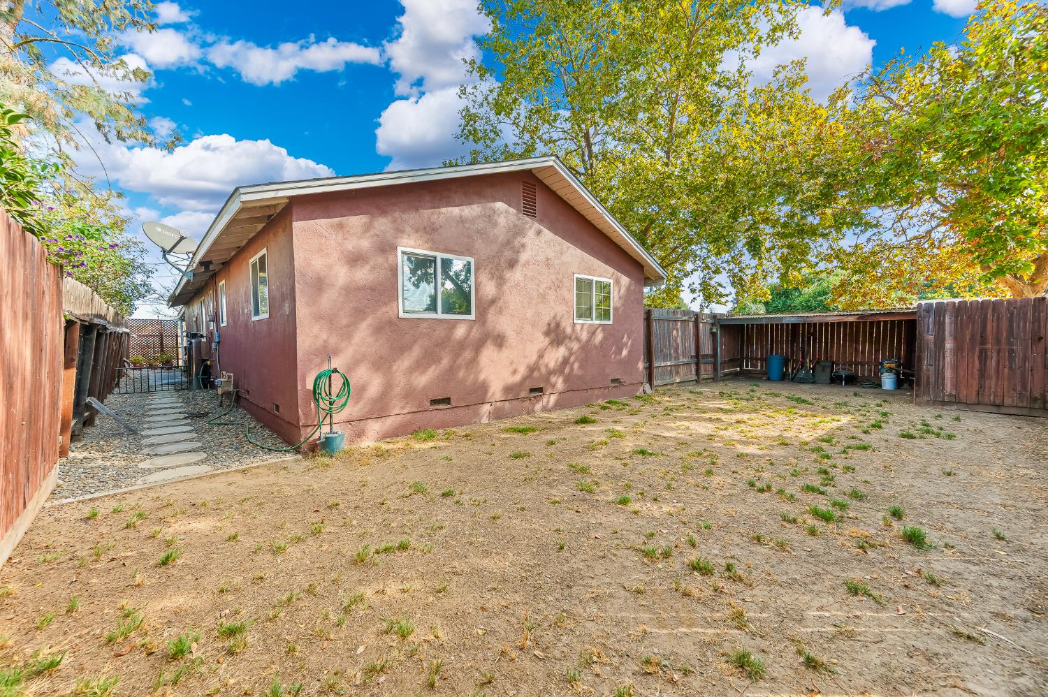 615 Trask Ln, Modesto, CA 95354