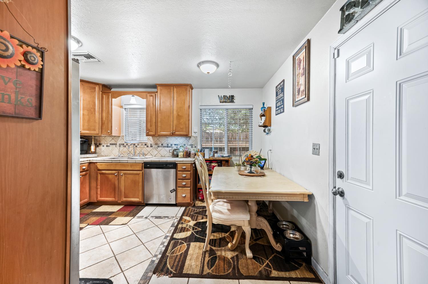 615 Trask Ln, Modesto, CA 95354
