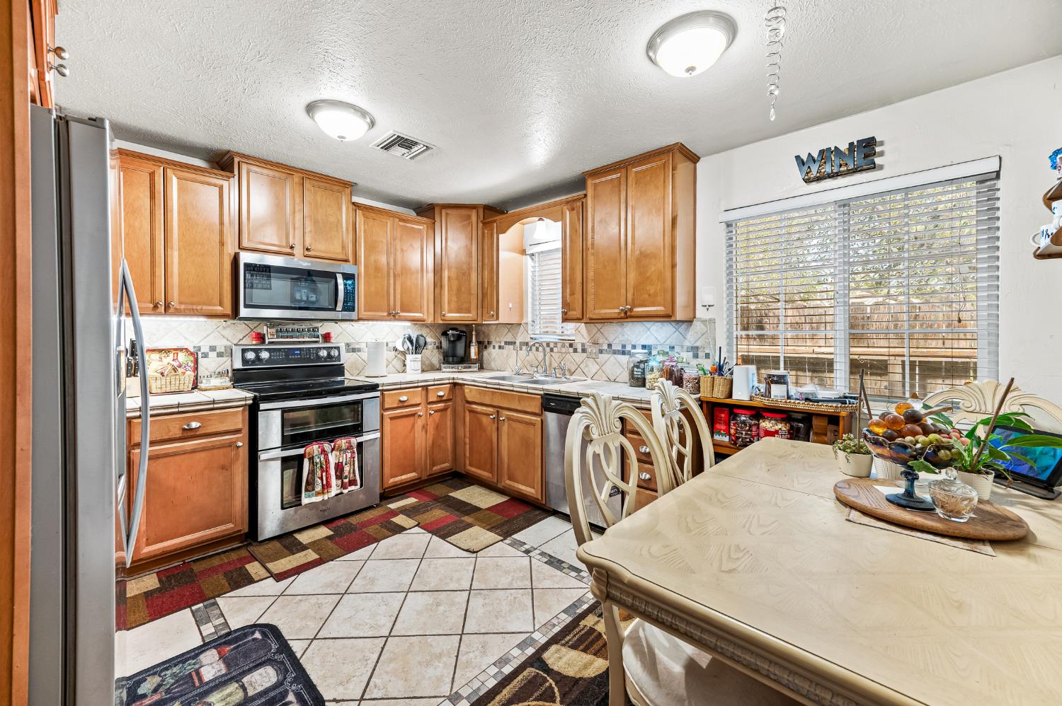 615 Trask Ln, Modesto, CA 95354