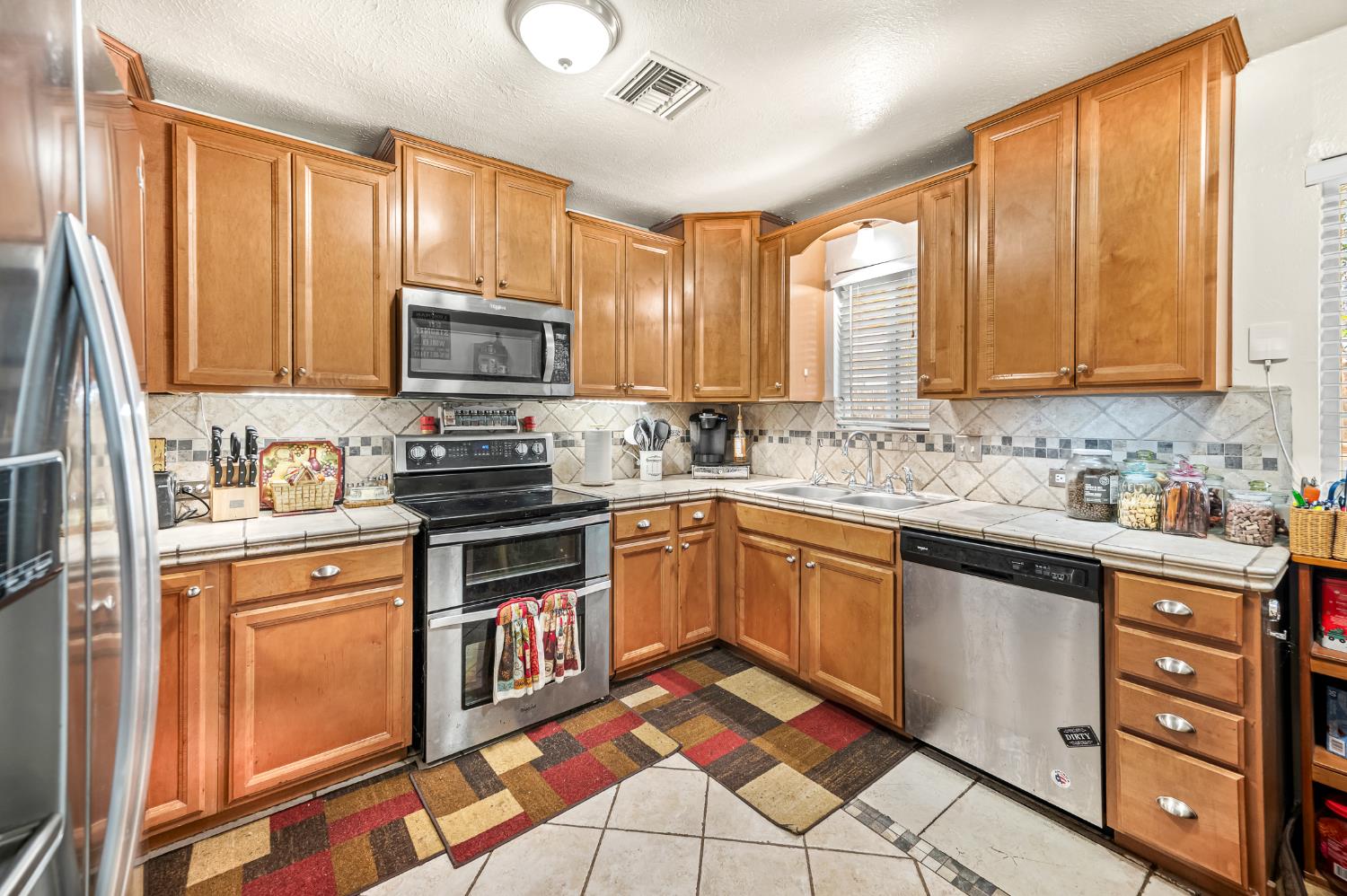 615 Trask Ln, Modesto, CA 95354