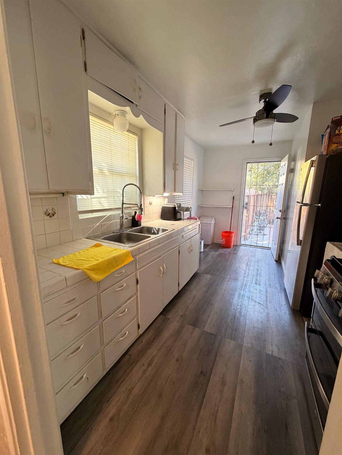 205 Cloverdale Ave, Modesto, CA 95354