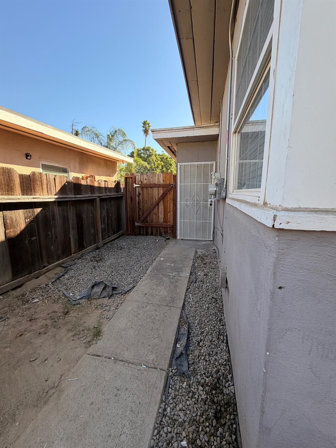 205 Cloverdale Ave, Modesto, CA 95354