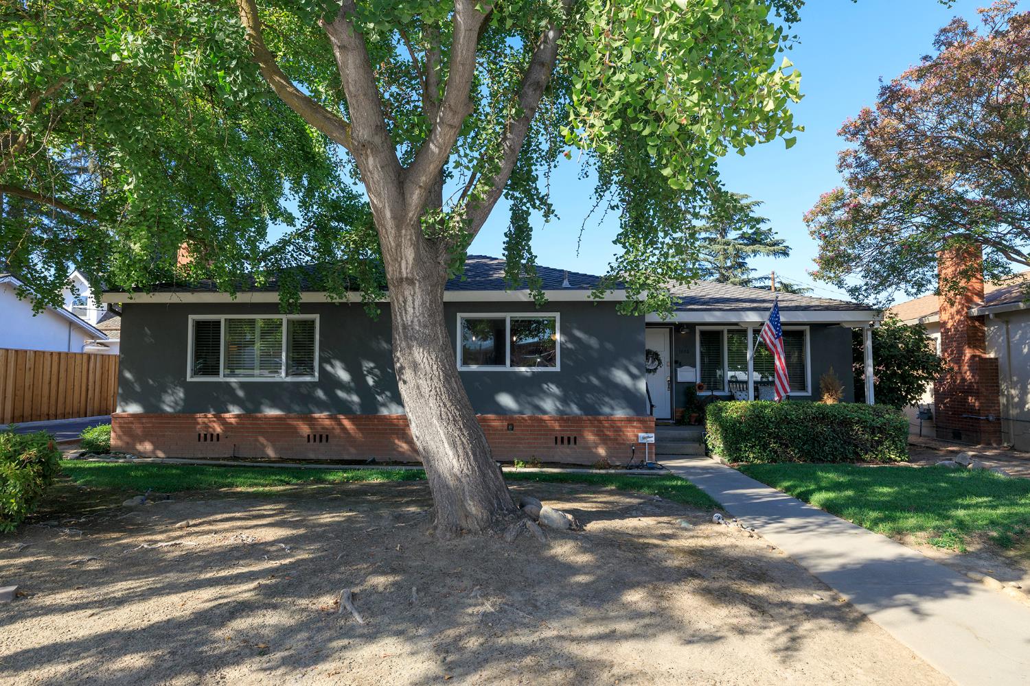 1683 E Canal Dr, Turlock, CA 95380
