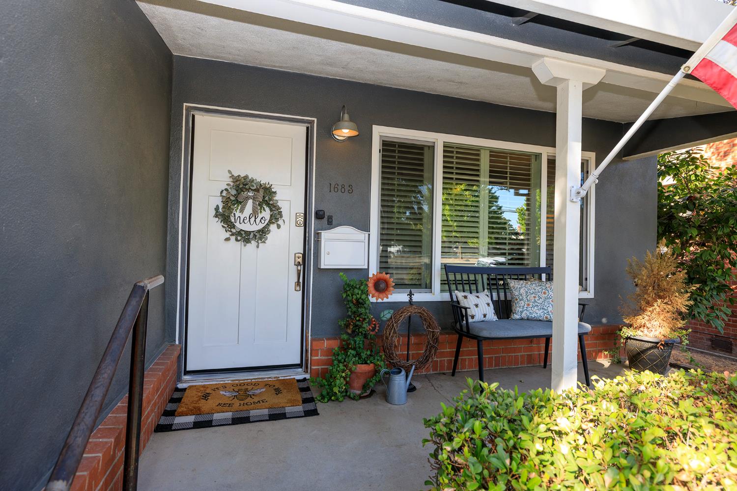 1683 E Canal Dr, Turlock, CA 95380
